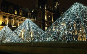 La magia di Parigi con le luminare natalizie1