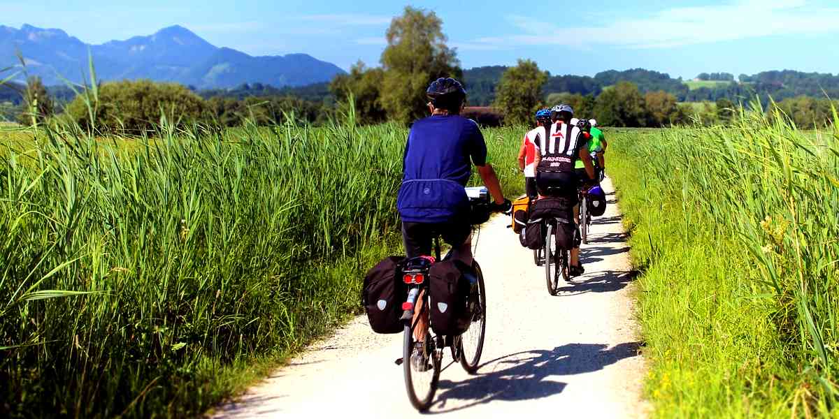 Vacanze in bici. Cos’è il cicloturismo in Italia