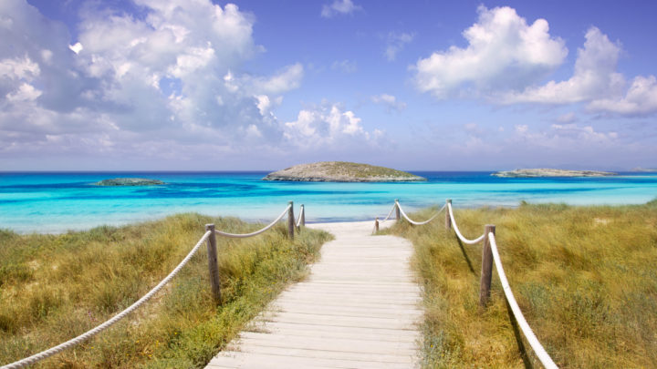 Esplora Formentera: 10 luoghi imperdibili in questa perla del Mediterraneo
