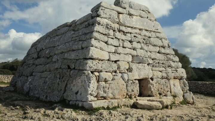 Viaggio nella Minorca preistorica: perché tutti parlano dei Talaiot